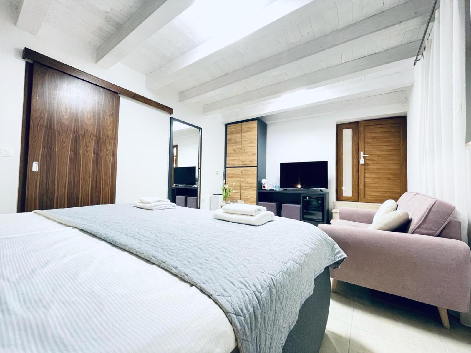 Fazana City Rooms With Free Parking Dış mekan fotoğraf